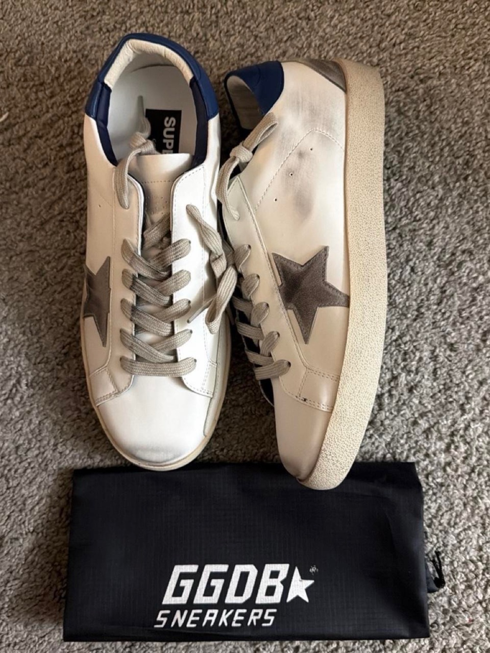 Men’s White Leather Low-Top Sneakers with Gray Star